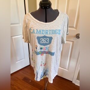Old navy Cambridge tee shirt